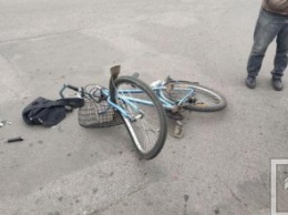 На Днепропетровщине легковушка сбила велосипедиста: у водителя двухколесного травма головы