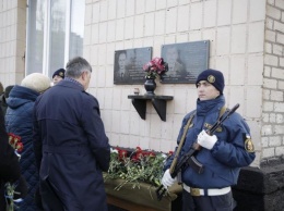 В воинской части 3011 в Кривом Роге почтили память погибших военнослужащих, - ФОТО