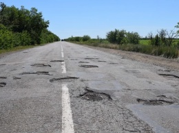 «Укравтодор» обещает выделить 200 миллионов на ремонт аварийной дороги в Запорожской области