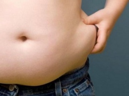 Врач-диетолог назвал причины, заставляющие людей переедать и набирать вес