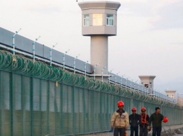 Китай построил тюрьмы для уйгуров, чтобы "промывать им мозги" - утечка документов
