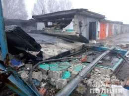 Три трупа под завалами: в Харькове взорвались гаражи