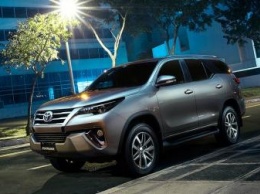 «Необычный, просторный и практичный»: Toyota Fortuner 2020 как достойная и дешевая альтернатива Toyota Land Cruiser Prado