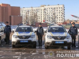 В Днепре полицейским офицерам общины вручили 31 служебный автомобиль