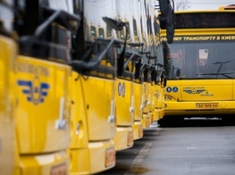 В Киеве 7 и 8 декабря изменят движение ряда автобусов и троллейбус: подробности