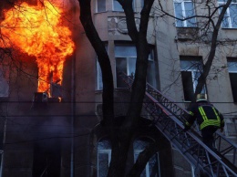 Заперла дверь и сбежала: полиция выяснила страшные детали пожара в колледже Одессы