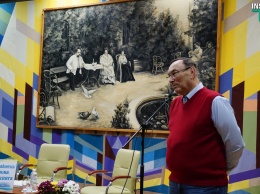 Директор Николаевского зоопарка презентовал уникальный фотоальбом, посвященный почти 120-летней истории заведения (ФОТО)