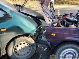 На Тернопольщине в ДТП попали два авто и школьный автобус, есть погибший