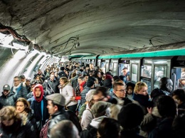 В Париже забастовки спровоцировали 600-километровые пробки