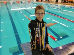 Семилетний пловец из Новомосковска установил абсолютный рекорд на Всеукраинском турнире