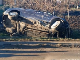 На Буковине пьяный водитель въехал в припаркованный бус и задавил человека рядом