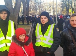 Митинговала под Радой: криворожские активисты нашли разыскиваемую девочку-подростка на протестах в Киеве, - ФОТО