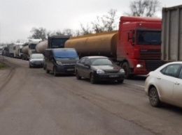 Сегодня трассу между Запорожьем и Мелитополем на весь день перекрыли аграрии - как объехать (фото)