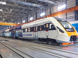 На Крюковском вагоностроительном заводе показали опытный образец "бориспольского экспресса"