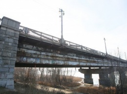 Мост Патона в Киеве разваливается на глазах: когда и как его спасут (ФОТО)