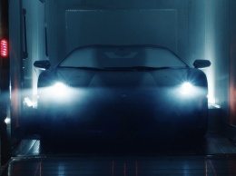 Очень необычный рождественский подарок от Lamborghini (видео)