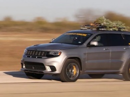 Видео: Jeep Grand Cherokee стал новым рекордсменом в гонке с елкой на крыше