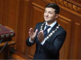 «Конституция от Зеленского»: украинцы ФОТОжабой показали свое отношение