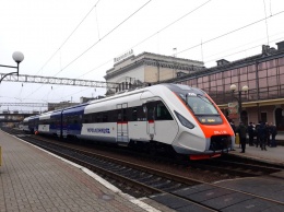 В аэропорт Борисполь запустили новый поезд повышенной вместимости