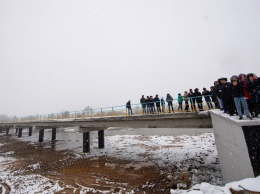 В Ивано-Франковской области восстановили рухнувший мост через Чечву