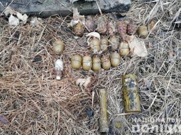 На Донбассе нашли тайник с гранатами