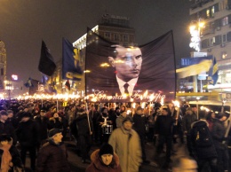 Шествие с факелами в столице: полиция усилила охрану, что происходит в центре Киева. Прямая трансляция