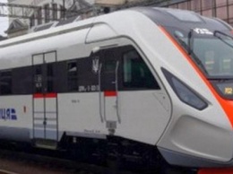 Не проработал и месяц: в Киеве заглох новый поезд за 177 миллионов