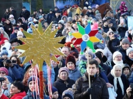 По улицам Житомира прошло шествие с рождественскими звездами