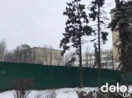 В сквере "Слава танкистам" на Шулявке началось строительство 24-этажного жилого дома (фото)