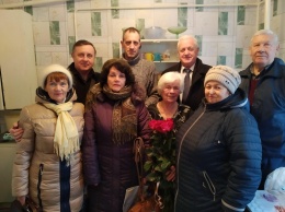 Ветерана завода «Азовкабель» Веру Тарасенко поздравили с юбилеем