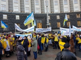 Как в Украине старые профсоюзы собрали с украинцев 10 миллиардов долларов и что с ними будет