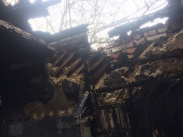 На Харьковщине соседи спасли пожилого мужчину из горящего дома, - ФОТО