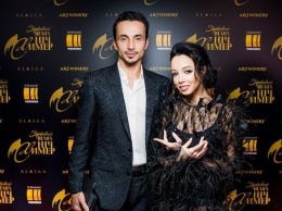 Екатерина Кухар без макияжа очаровала атмосферным фото с мужем из Китая