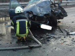 Людей вырезали из авто: появилось видео момента смертельного ДТП в Киеве