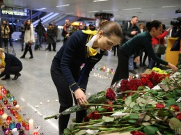 "Теперь летают еще выше": в Украине простились с членами экипажа сбитого самолета (видео)