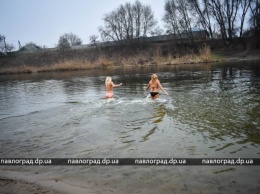 Крещение в Павлограде отмечали купанием в реке и освящением воды (ФОТО и ВИДЕО)