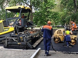 В Кривом Роге продолжается ремонт дорог и тротуаров
