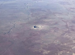 Ученые обнаружили древнейший ударный кратер на Земле
