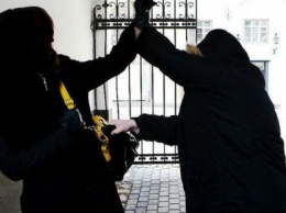 На Харьковщине двое подростков напали на женщину и сломали ей бедро