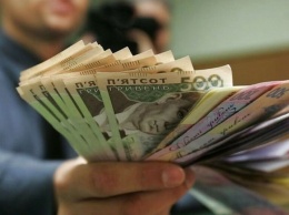 Средняя зарплата в Украине установила новый исторический рекорд превысив уровень в 500 долларов