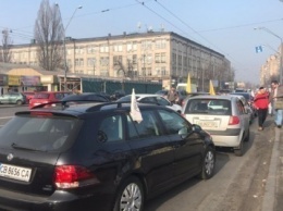 "Мы хотим легализации": в Киеве таксисты-частники устроили автопробег за свои права