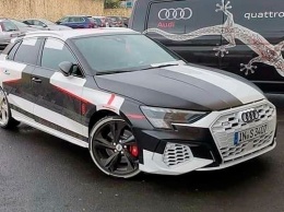 Новый Audi S3 заметили в минимальной маскировке