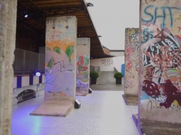 На ярмарке в Брюсселе продадут часть Берлинской стены