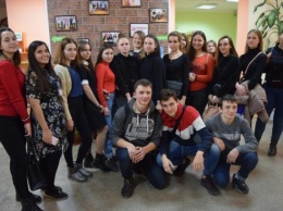 Крымская библиотека для молодежи провела музыкальное фольклорное мероприятие