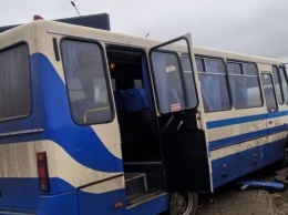 Под Днепром водитель автобуса с детьми умер за рулем: на ходу на дорогу выпал ребенок