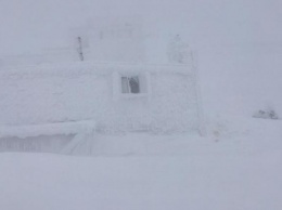 В горах на Ивано-Франковщине выпало 1,2 метра снега