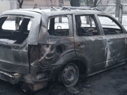 У народа сдают нервы: под Киевом дотла сгорела машина депутата
