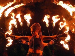 В Киеве на Певческом поле пройдет фестиваль огня: чем удивит яркое фаер-шоу