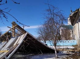 Штормовой ветер сорвал крышу со школы под Вилково