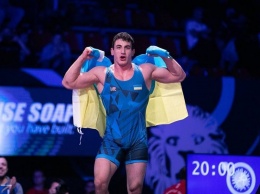 Украинец Новиков сенсационно стал чемпионом Европы по борьбе, Тимуров завоевал бронзу